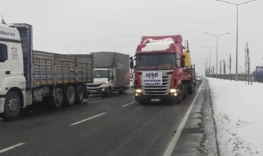Erzurum, Kars ve Erzincan'dan deprem bölgesine 133 tır yardım gönderildi