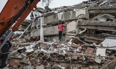 Depremlerde hayatını kaybedenlerin sayısı 20 bin 218'e yükseldi