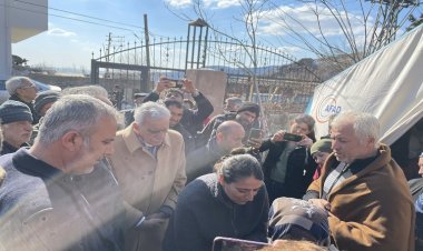 Kürt siyasetçi Ahmet Türk depremde 10 yakınını kaybetti, yedi yakını da enkaz altında