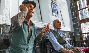 Diyarbakırlı dengbêjin cansız bedeni çıkarıldı; Tüm ailesi hayatını kaybetti