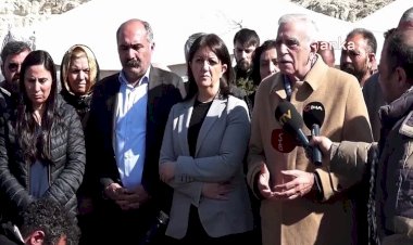 Ahmet Türk'ten "Biz her şeyi not alıyoruz" diyen AKP Sözcüsü Çelik'e: Halkı tehdit eden bir devletle karşı karşıyayız