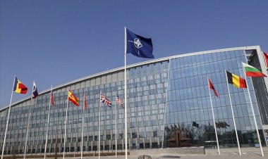 NATO'nun depremzedeler için gönderdiği konteynerler yola çıktı