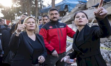 Alman bakanlar deprem bölgesini ziyaret etti