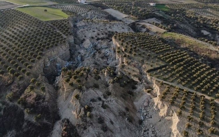 Hatay’da deprem sonrası dehşete düşüren görüntü