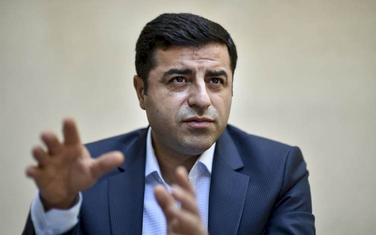 Demirtaş: Seçimi erteleyemezler, kimse darbeciliğe özenmemeli