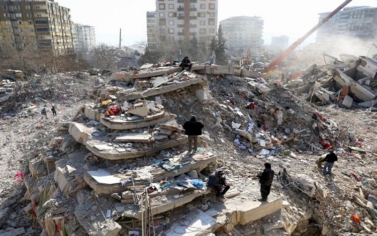 Resmi Gazete'de yayımlandı: Deprem bölgesi için 'işten çıkarma yasağı' ve 'kısa çalışma ödeneği' kararı