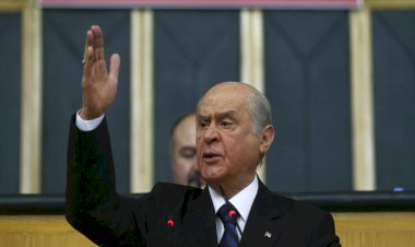 HDP kararına kızan Bahçeli AYM'ye yüklendi:  Anayasa Mahkemesi kökten değiştirilmeli