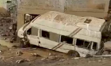 Bitlis'te sulama göleti patladı: Sel suları mahalleyi yuttu