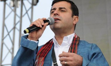 Demirtaş'tan 3 dilde Newroz kutlaması