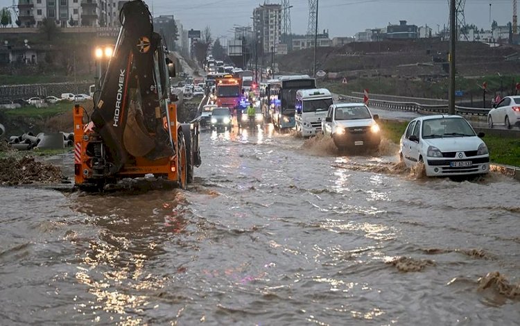 Meteorolojiden 9 ile ‘turuncu’ ve 1 ile ‘sarı’ uyarı