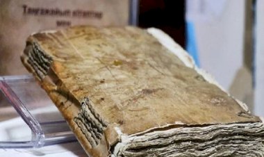 İnsan derisiyle kaplı 5 asırlık el yazması gizemini koruyor