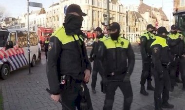 Hollanda'da parlamento binası boşaltıldı