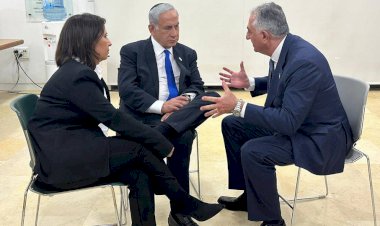 Netanyahu, İran'ın devrik şahının oğlu Rıza Pehlevi ile görüştü