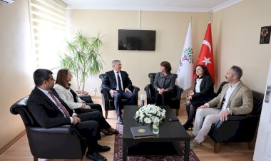 Hangi parti hangi partiyle bayramlaşmadı?