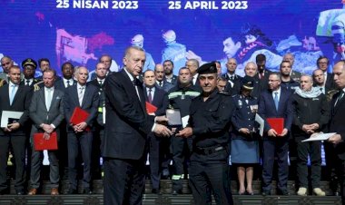 Türkiye’den Kürdistan Bölgesi kurtarma ekibine Devlet Üstün Fedakarlık Madalyası