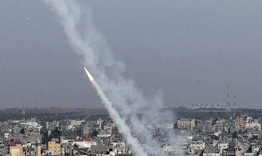 İsrail ordusu Gazze'de 53 ayrı noktayı vurduğunu açıkladı