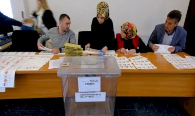 Seçime saatler kala son anket: AK Parti 7,9 puan oy kaybetti