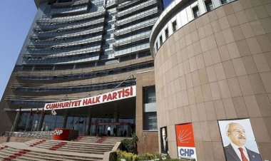 CHP Genel Merkezi'nde seçim gecesi hazırlığı: Balkon yok, platform kuruldu