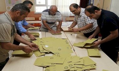 Türkiye seçimleri: Sandıklar kapandı, oylar sayılıyor