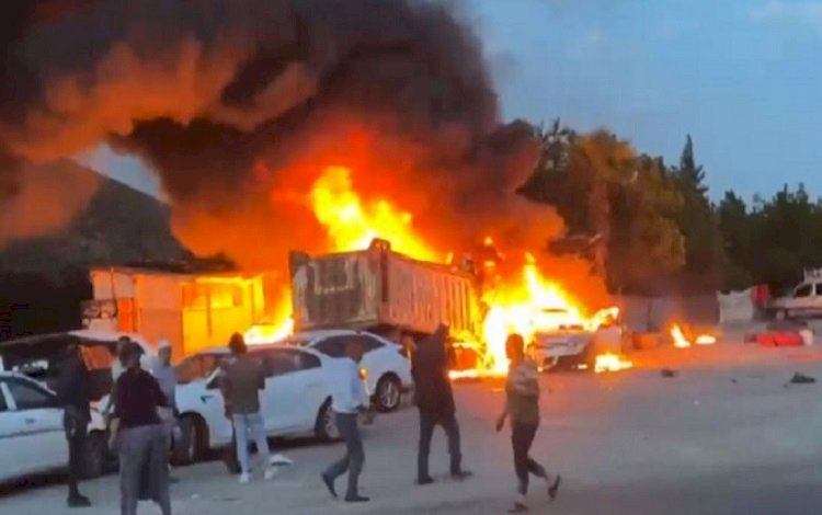 Hatay'da kontrolden çıkan kamyon kalabalığa daldı: 12 ölü, 31 yaralı