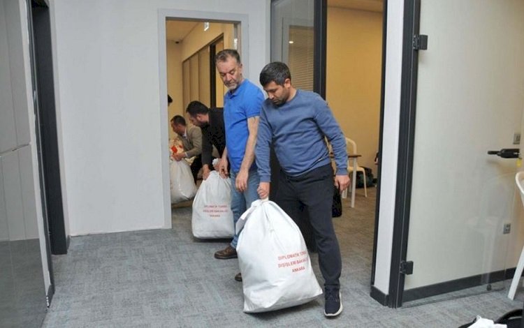 Yurt dışı oyları Türkiye'de: Torbalar, 7 kilitle açılan çelik kapılı odaya konuldu