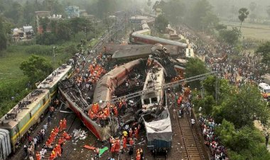 Hindistan'da tren kazası: Ölü sayısı 290'a yükseldi
