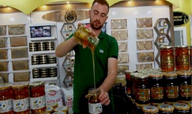 Bitlis balı Londra'daki yarışmada "Altın Bal" ödülünü aldı