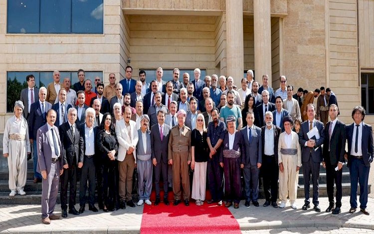 Başkan Barzani’den Kürdistanlı sanatçıların rolüne övgü