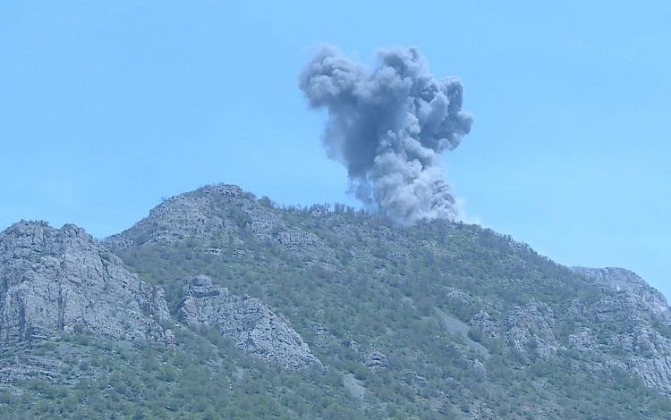 Savaş uçakları Duhok kırsalını bombaladı