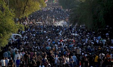 Bağdat’ta binlerce kişi İsveç’te Kur’an’ın yakılmasını protesto etti