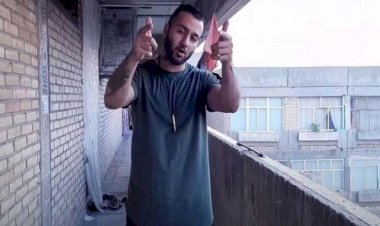 İranlı rapçiye Jina Emini gösterileri için verilen idam cezası hapse çevrildi