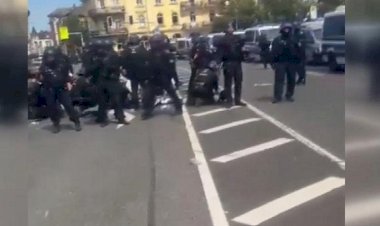 Almanya'da göçmenler polisle çatıştı: 26 polis yaralandı