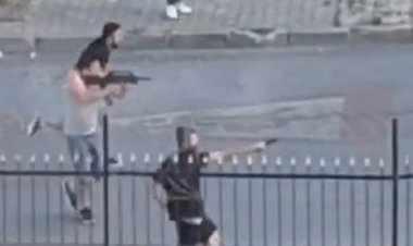 Esenyurt'ta sokak ortasında silahlı çatışma