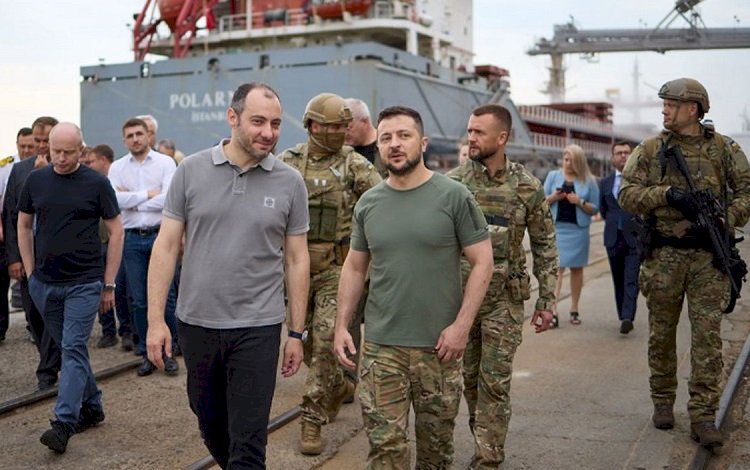 Zelenskiy: Türkiye izin verirse gemiler tahıl taşımaya hazır