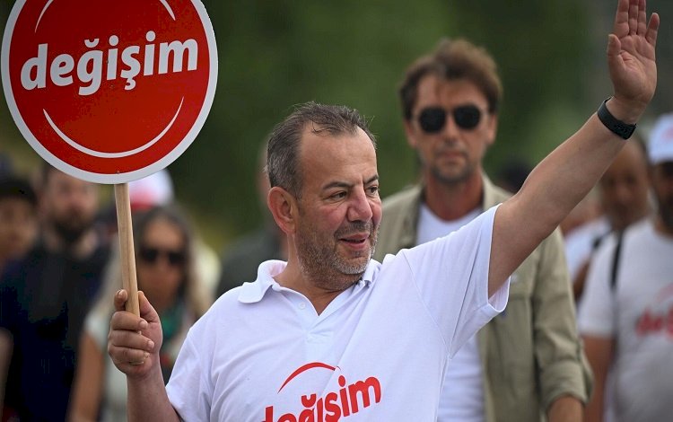 Tanju Özcan CHP’den ihraç edildi
