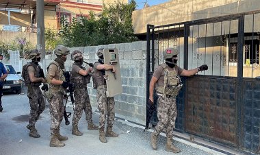 Mersin’deki ev baskınlarında 11 kişi gözaltına alındı