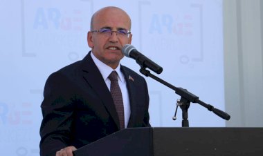 Mehmet Şimşek'ten 'sadeleşme ve sıkılaşmaya devam' mesajı