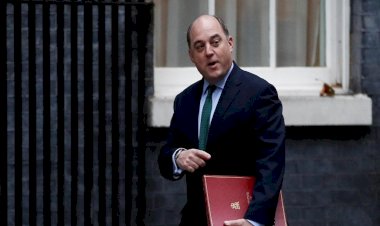 İngiltere Savunma Bakanı Wallace istifa etti