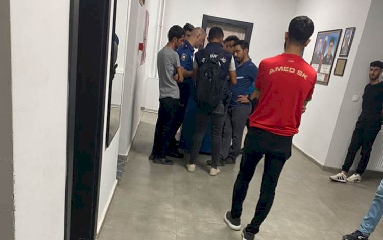 Amedspor taraftarlarına 'İstiklal Marşı'nda ayağa kalkmadı' gözaltısı