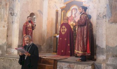 Van Gölü'ndeki Akdamar Kilisesi'nde ayin yapıldı