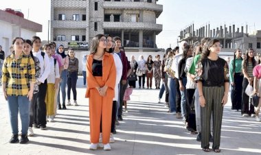 Rojava’da ilk ders zili çaldı: 800 bin öğrenci eğitime başladı