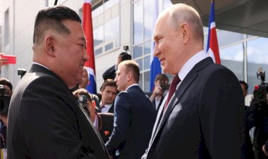 Putin, Kuzey Kore lideri Kim ile bir araya geldi