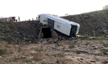 Erzurum'da yolcu otobüsü şarampole yuvarlandı: 3 ölü, 22 yaralı