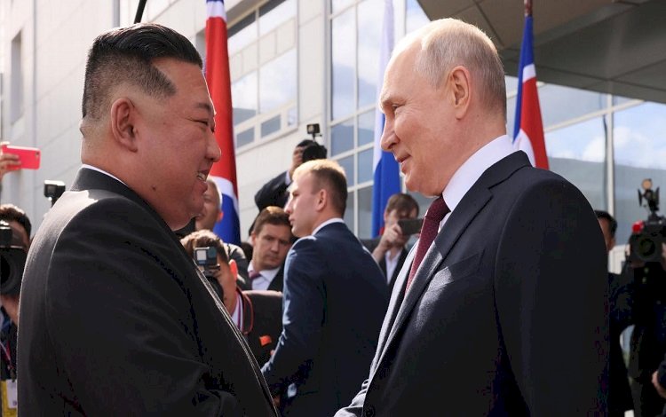 Putin, Kuzey Kore lideri Kim ile bir araya geldi