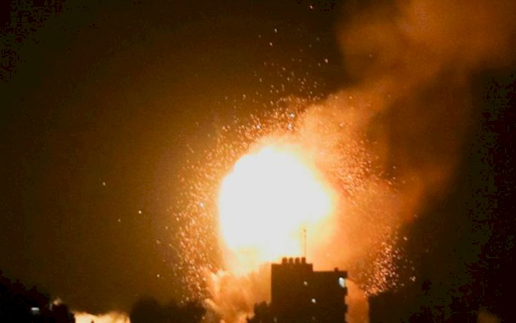 İsrail Gazze'de Hamas'a ait mevziye hava saldırısı düzenledi