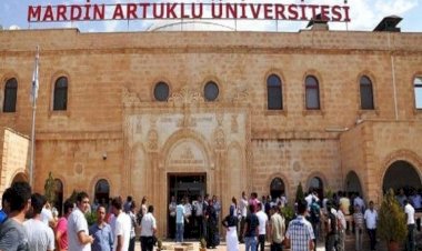 Kürt Dili ve Edebiyatı öğrencileri Kürtçeye ayrılan kontenjanın arttırılmasını istiyor