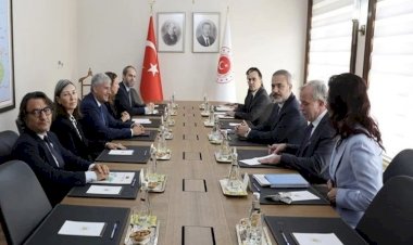 Hakan Fidan Ankara'da Suriye muhalefeti heyetiyle görüştü