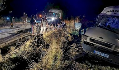 Van'da minibüs şarampole devrildi! Çok sayıda yaralı