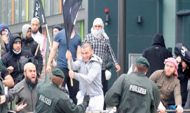 Fransa aralarında Türklerin de olduğu 89 'radikal dinciyi' sınır dışı etti