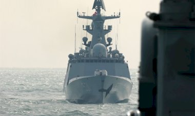 Çin'in savaş gemileri Orta Doğu'ya demir attı!